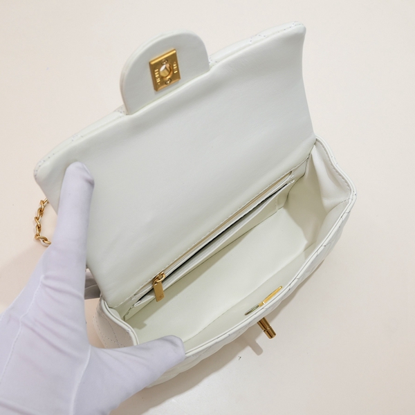 シャネルバッグ着用イメージ